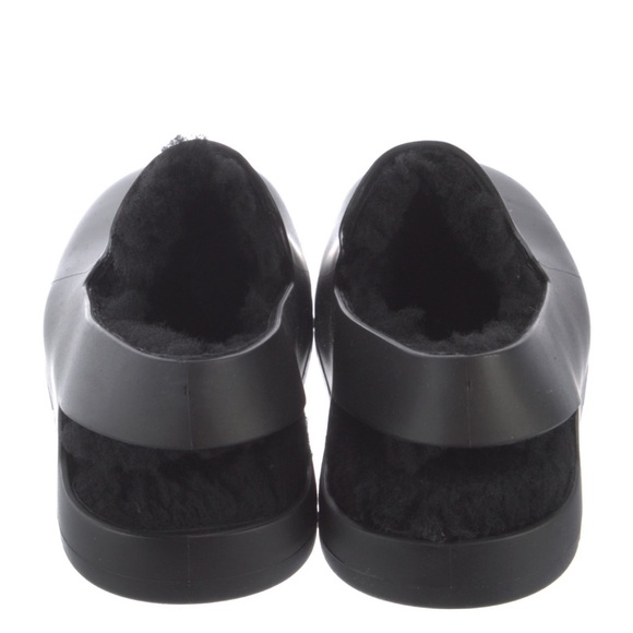 Bottega Veneta Shearling Lined Puddle Clogs - Picture 3 of 3